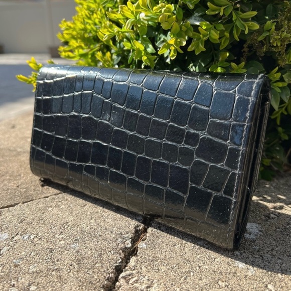 Black Crocodile Print Wallet Clutch - Picture 2 of 8